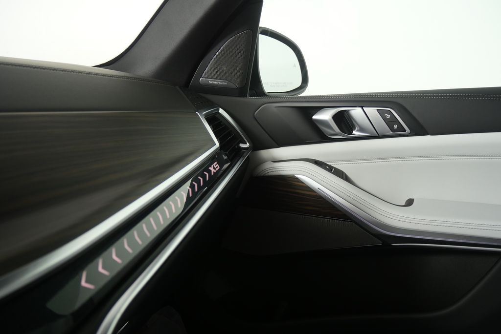 Thumbnail: 2026 BMW X5 - 24