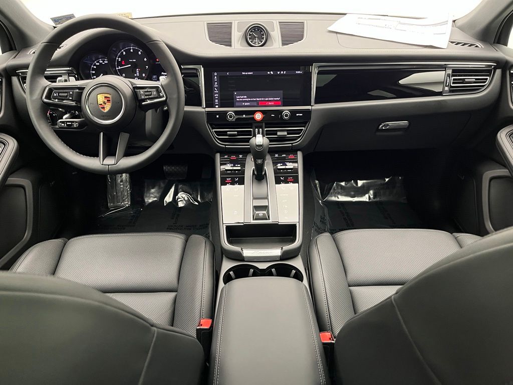 Thumbnail: 2026 Porsche Macan - 25