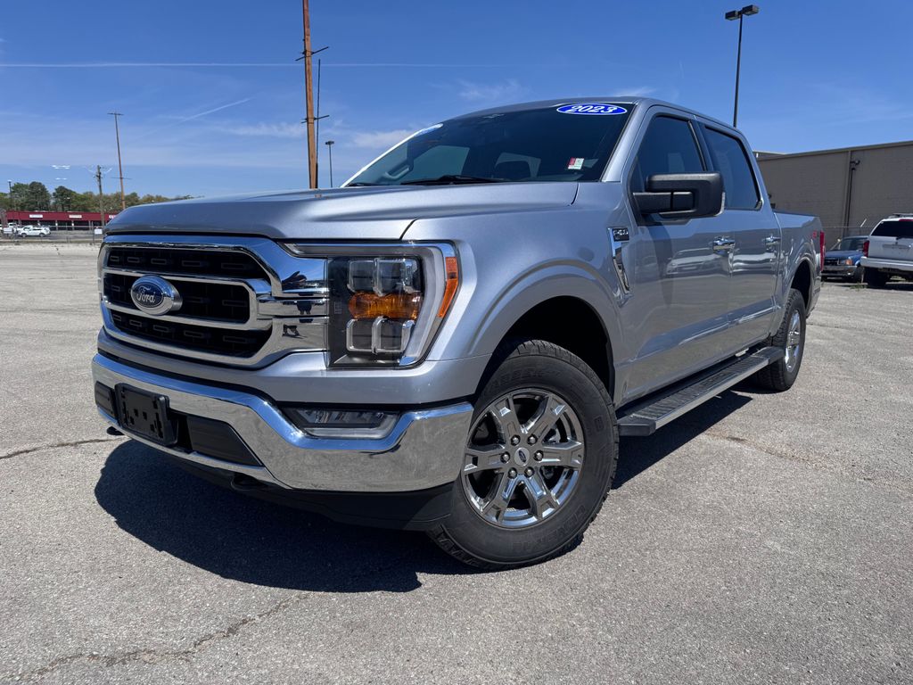 Iconic Silver Metallic 2023 Ford F-150 XLT SuperCrew 4WD Pickup Truck Four-Wheel Drive Automatic