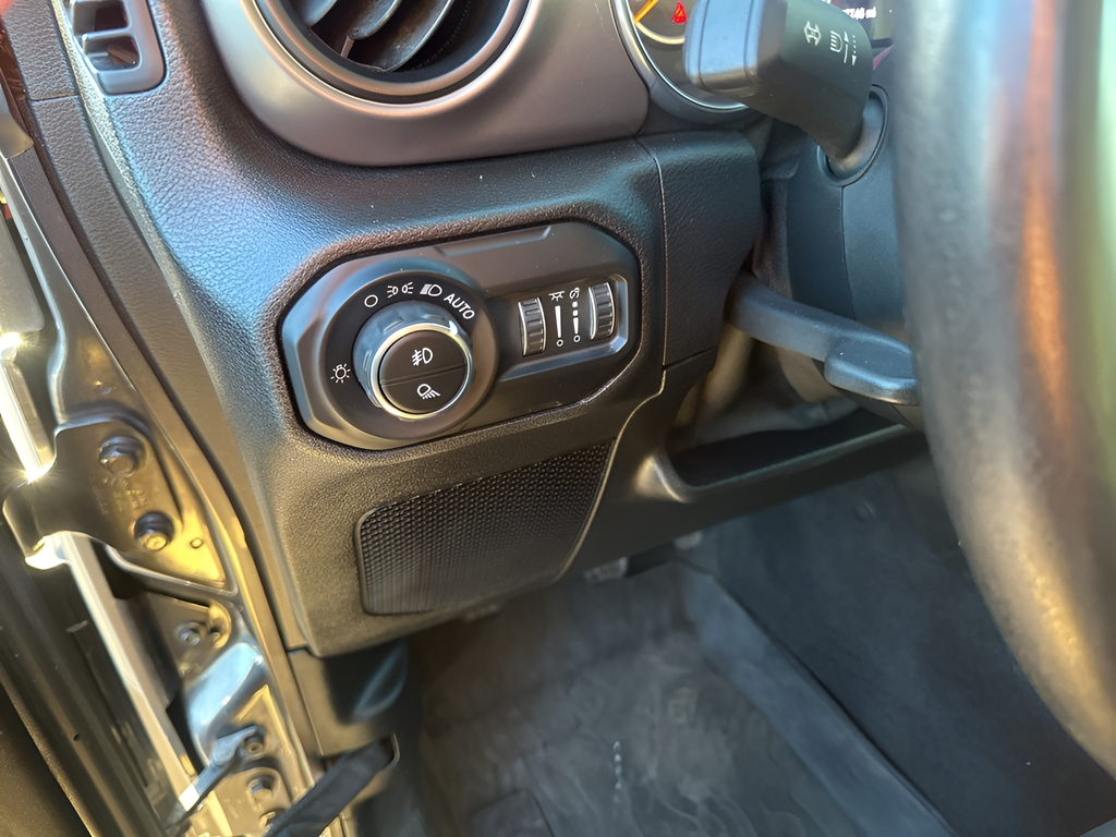 Used Car 2020 Jeep Gladiator  Sport For Sale Under $35,000 In Austin, Texas