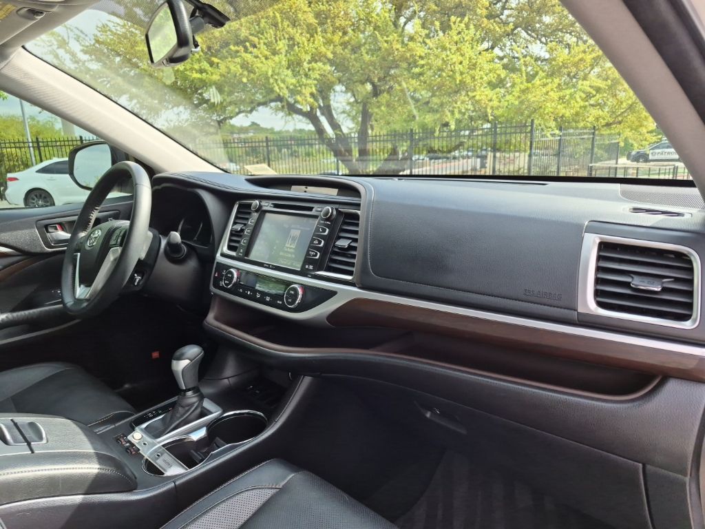 Used Car 2014 Toyota Highlander  Limited For Sale Under $20,000 In Austin, Texas