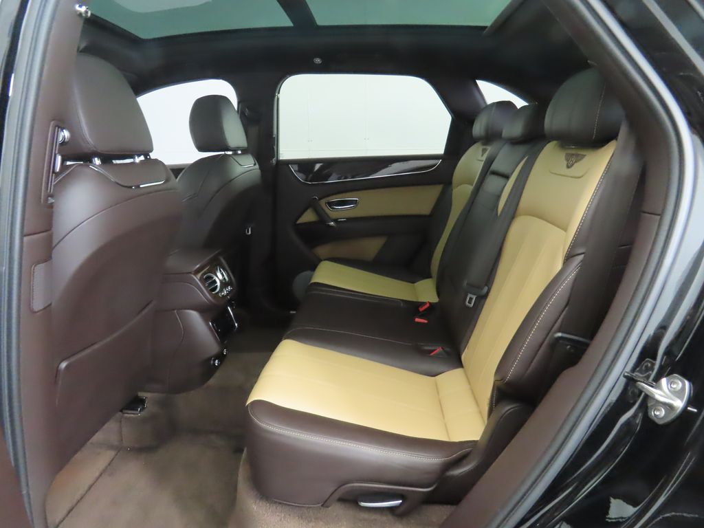 Thumbnail: 2019 Bentley Bentayga - 22