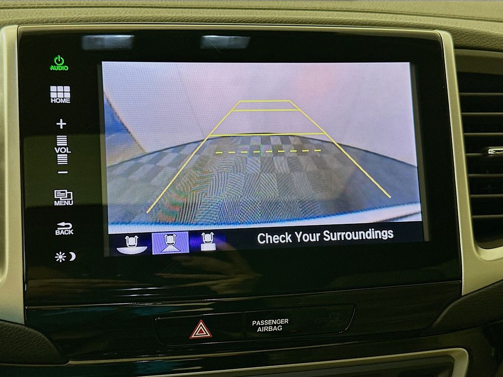 Thumbnail: 2016 Honda Pilot - 13