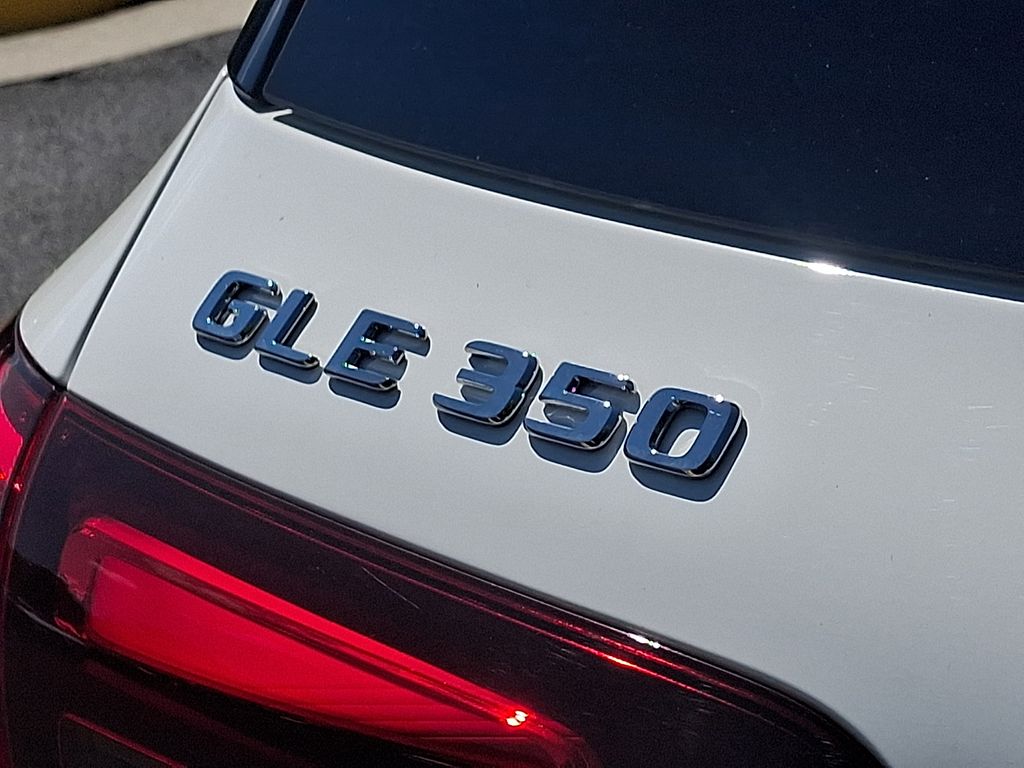 Thumbnail: 2025 Mercedes-Benz GLE - 32