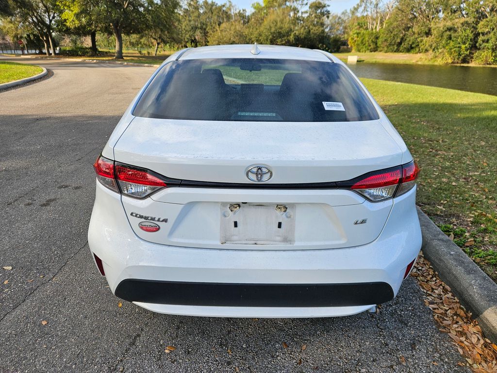 2020 Toyota Corolla LE 4