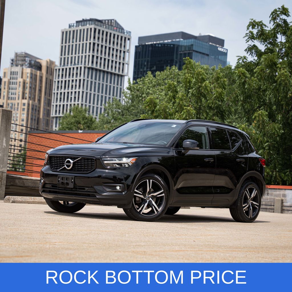 2021 Volvo XC40 R-Design