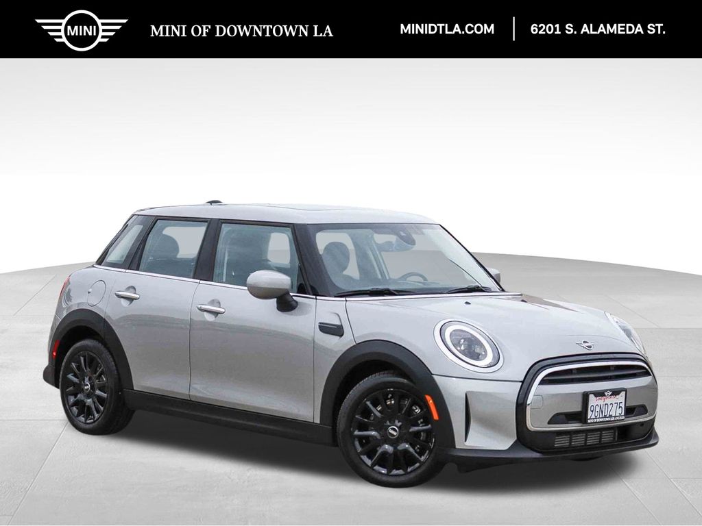 Silver 2024 MINI Cooper 4-Door Hatchback FWD Hatchback Front-Wheel Drive 7-Speed Automatic
