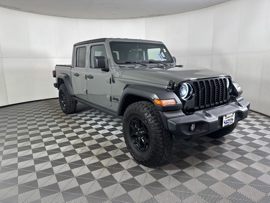 Used 2020 Gray Jeep Sport image 23