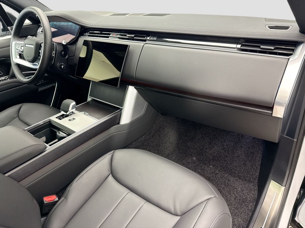 Thumbnail: 2026 Land Rover Range Rover - 16