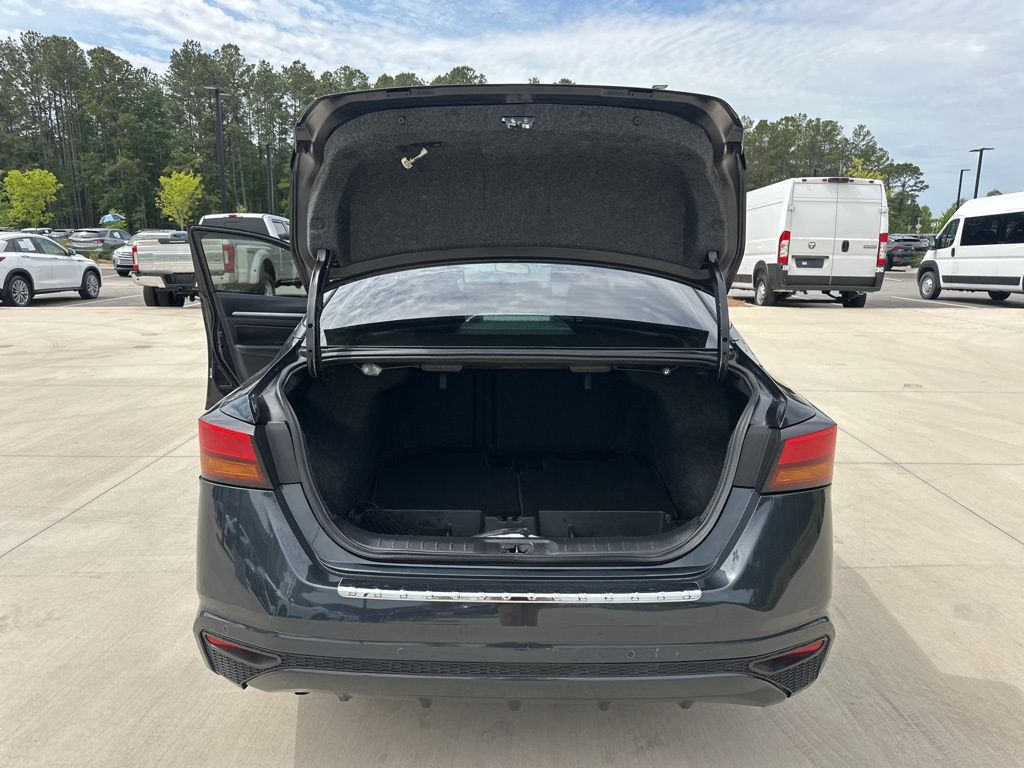 2022 Storm Blue Metallic Nissan Altima 2.5 SV FWD Sedan