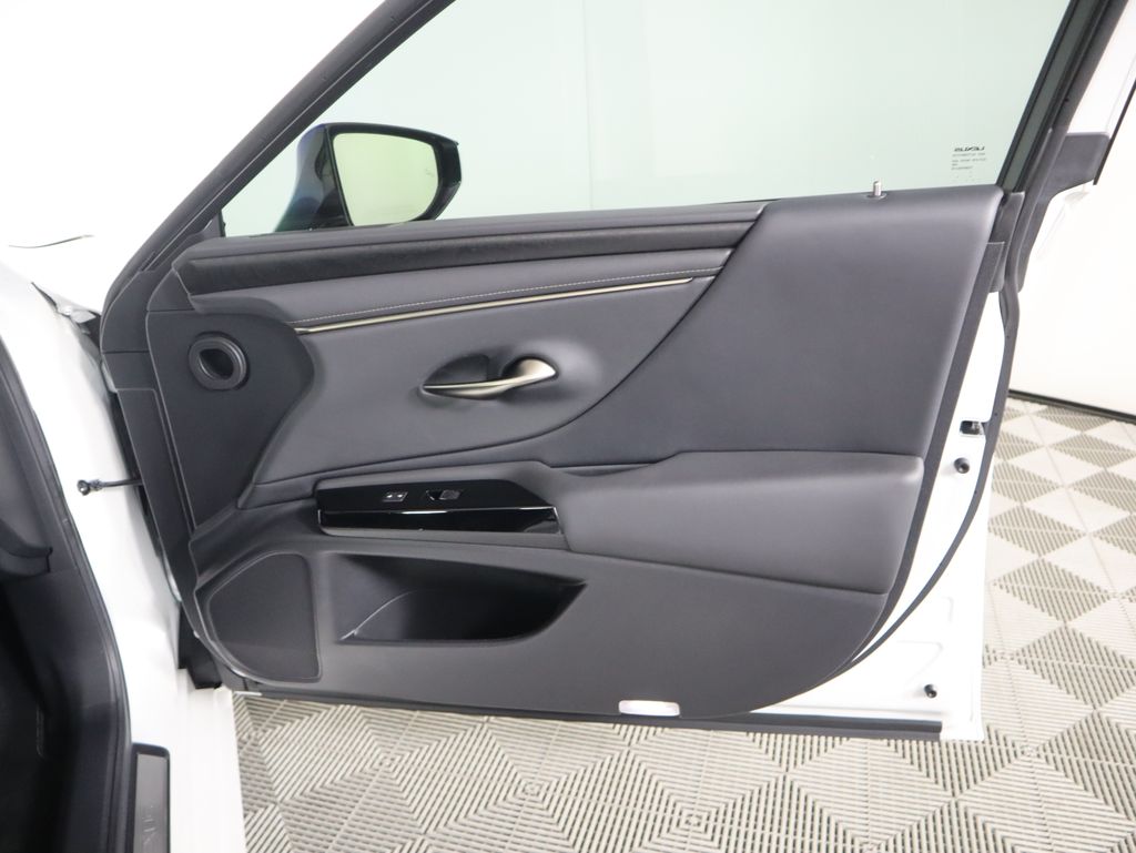 Thumbnail: 2023 Lexus ES - 25