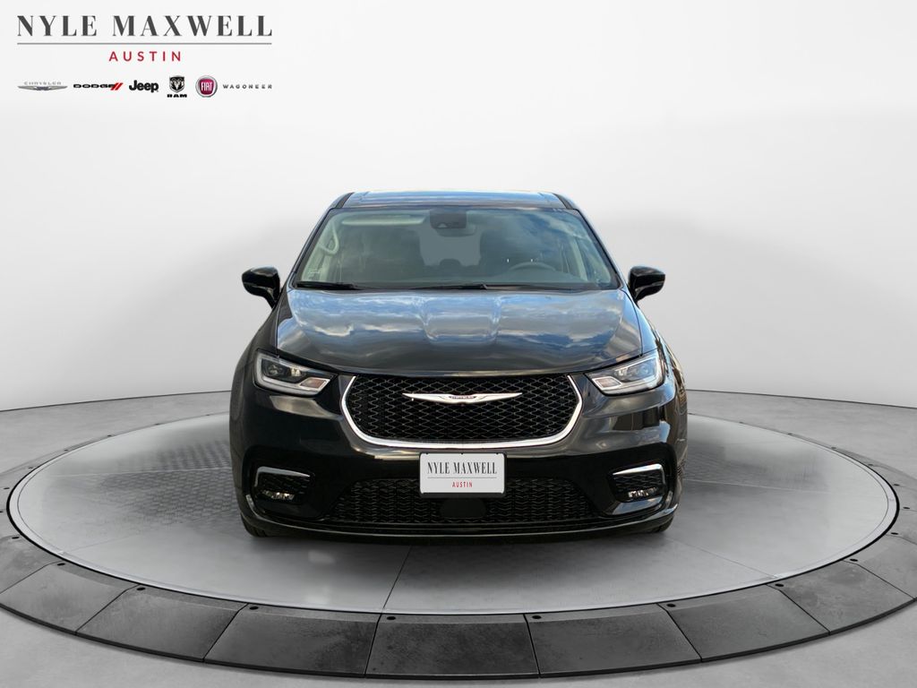 Used Car 2024 Chrysler Pacifica Hybrid  Select For Sale Under $30,000 In Austin, Texas