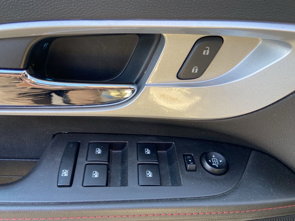 Thumbnail: 2013 Chevrolet Equinox - 15