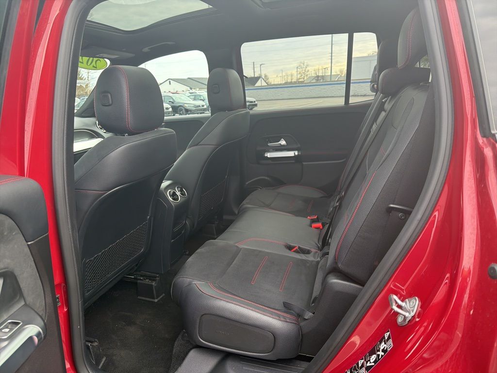 Thumbnail: 2020 Mercedes-Benz GLB - 20