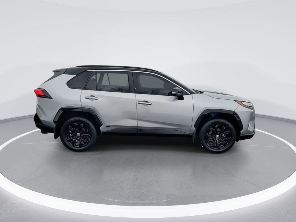 2022 Toyota RAV4 XSE 9