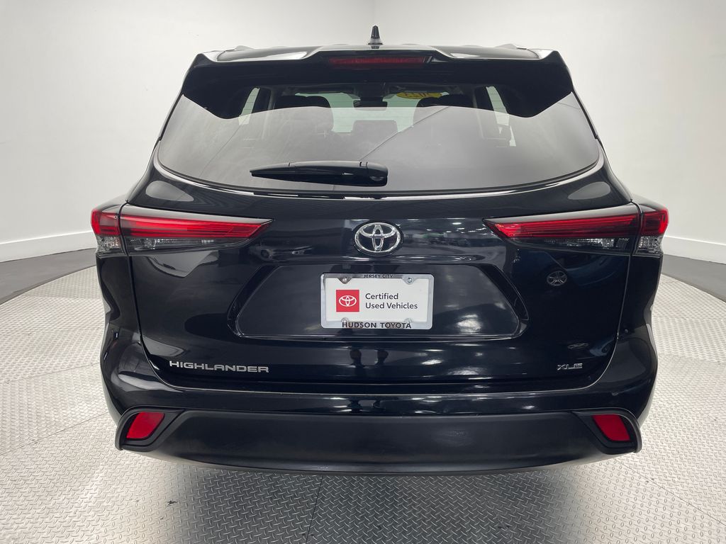 Thumbnail: 2023 Toyota Highlander - 6