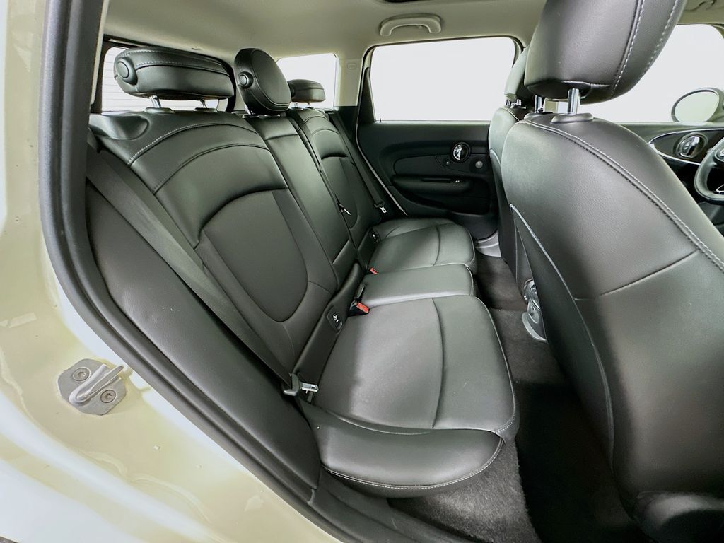 Thumbnail: 2017 MINI Cooper Clubman - 23