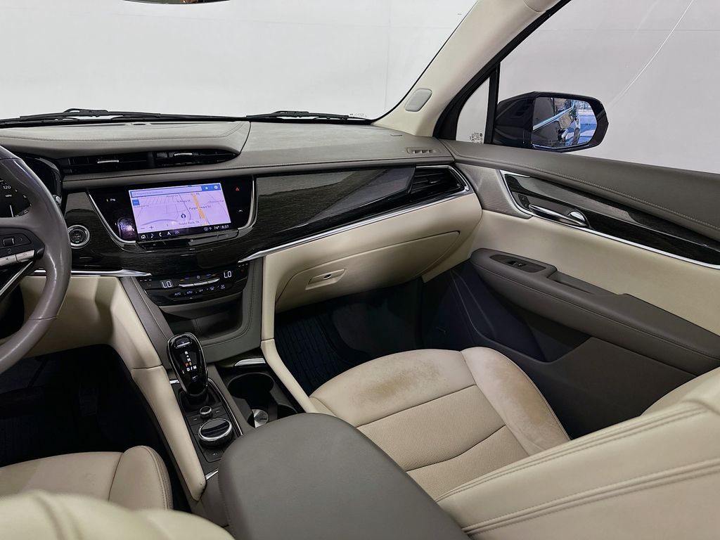 Thumbnail: 2021 Cadillac XT6 - 25
