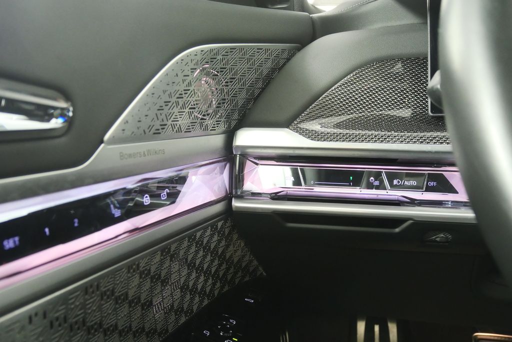 Thumbnail: 2023 BMW 7 Series - 22