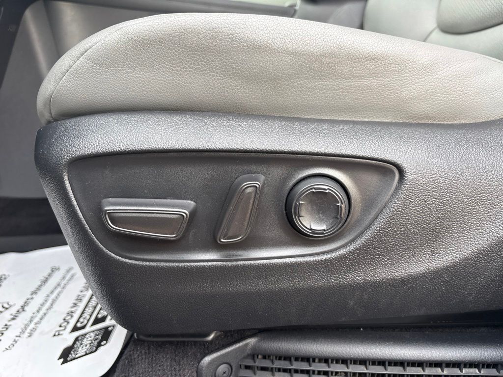 Used 2024 Toyota Sienna Van
