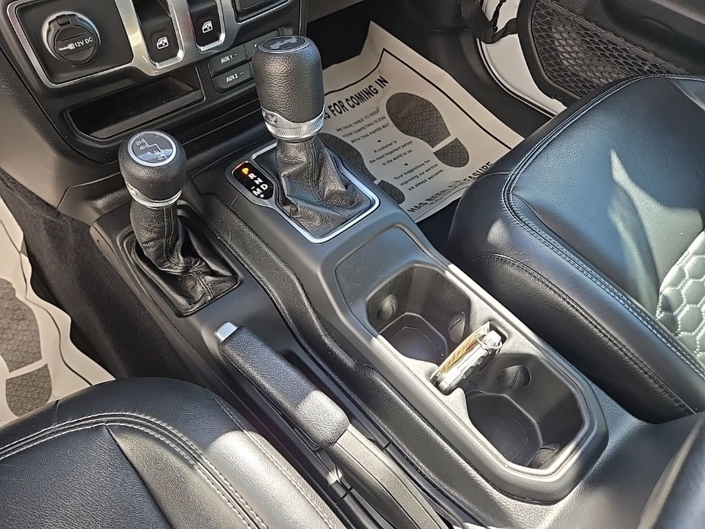 Used 2021 White/off-white Jeep Sport S image 31