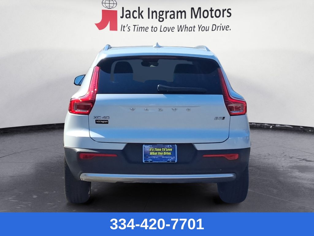 used 2023 Volvo XC40 car, priced at $29,397