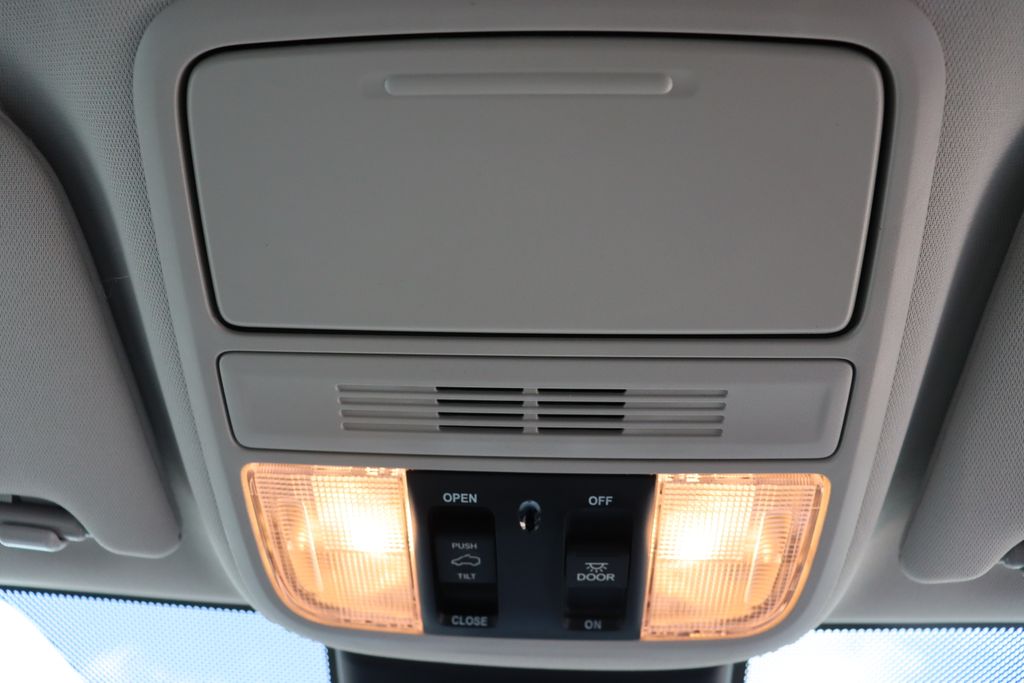 Thumbnail: 2026 Honda Odyssey - 28