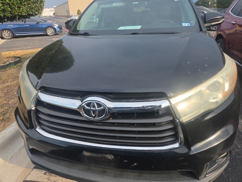 Thumbnail: 2015 Toyota Highlander - 2