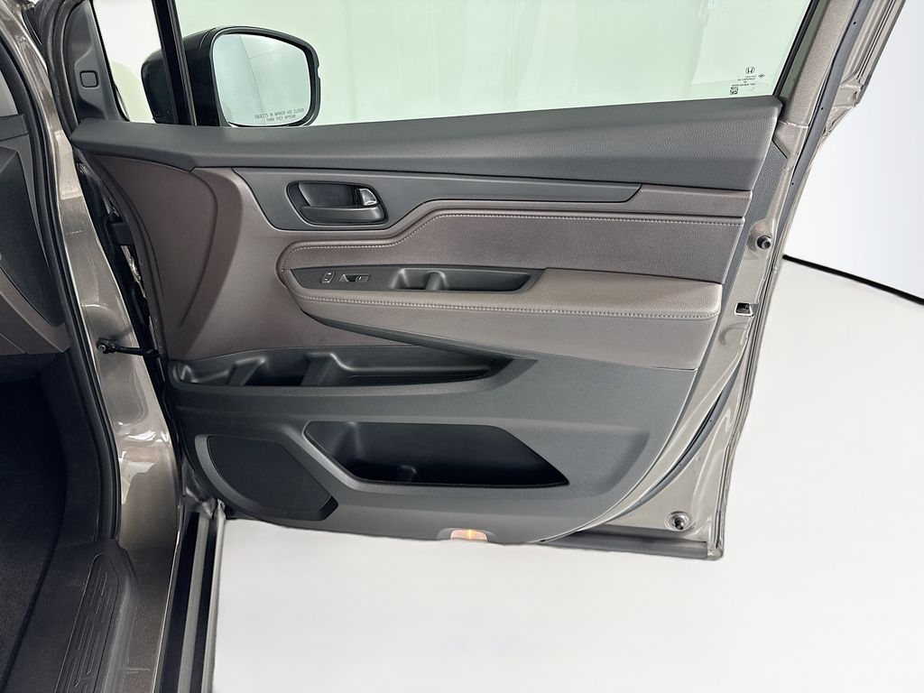 Thumbnail: 2022 Honda Odyssey - 26