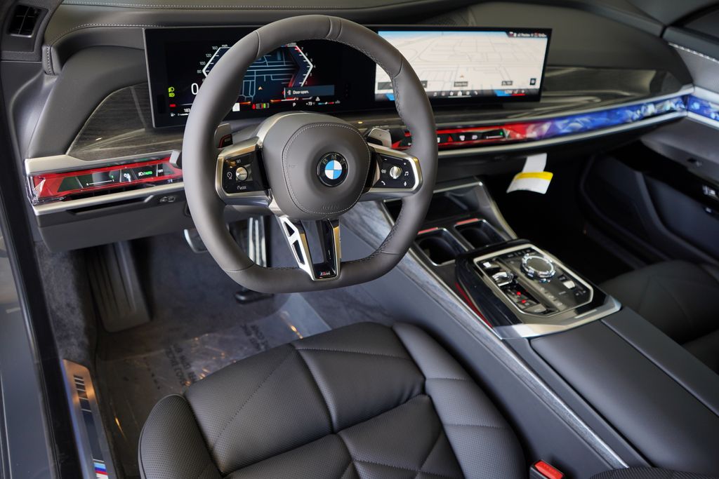 Thumbnail: 2026 BMW 7 Series - 13