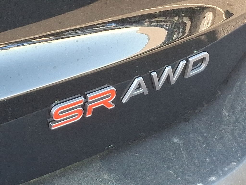 2025 Nissan Kicks SR 12