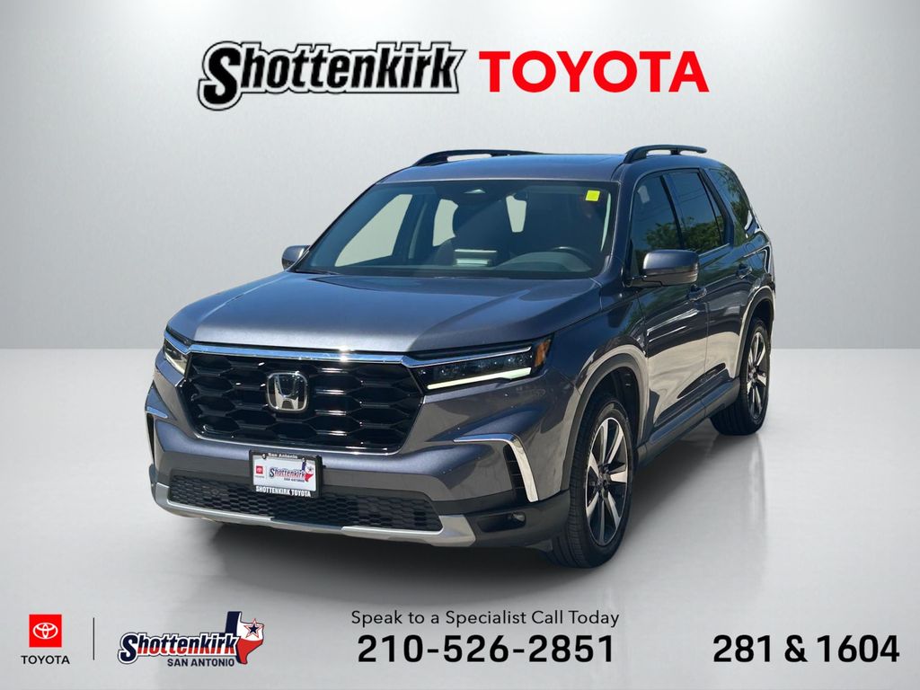 2024 Honda Pilot Touring 2WD's photo