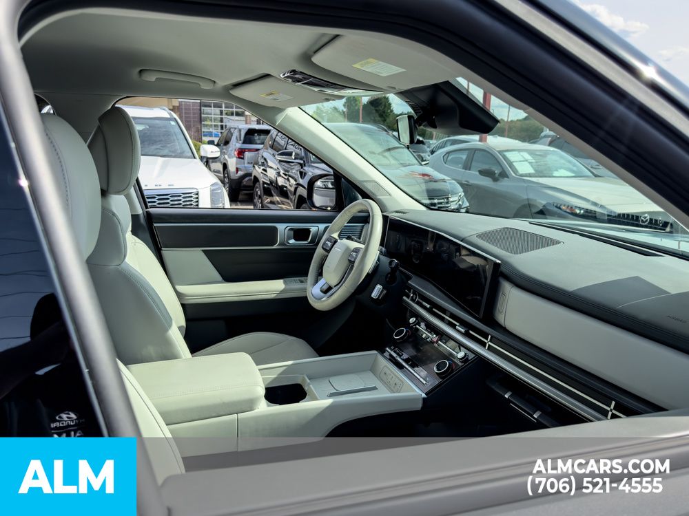Used 2025 Gray Hyundai SEL image 18
