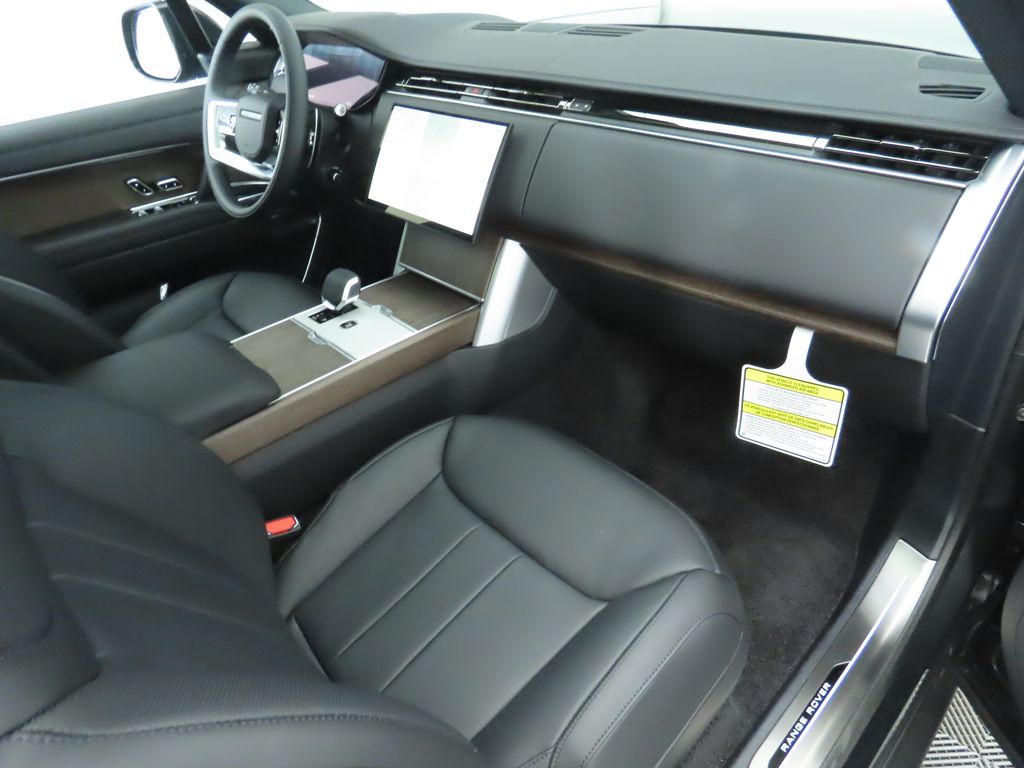 Thumbnail: 2025 Land Rover Range Rover - 18