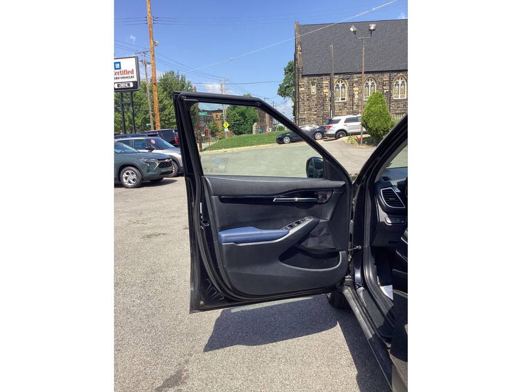 Used 2025 Kia Seltos SUV