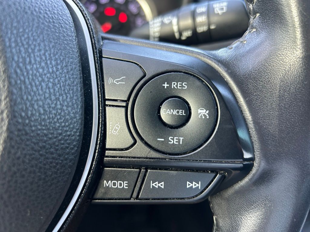 Thumbnail: 2019 Toyota RAV4 - 25
