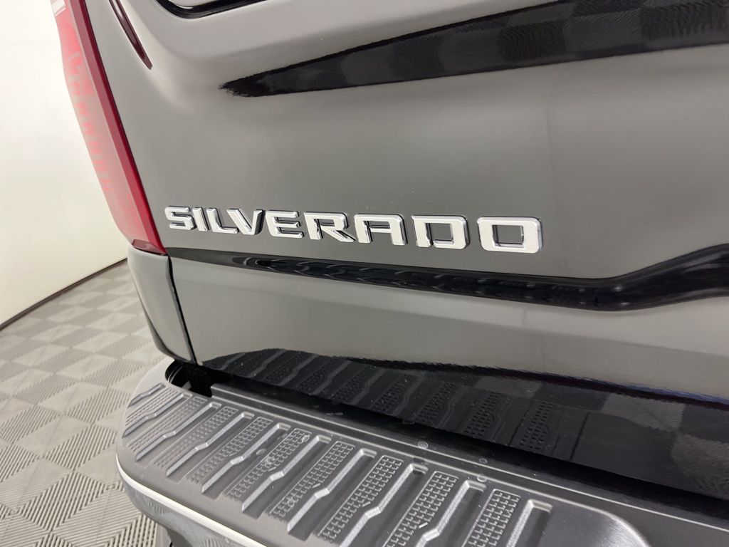 2025 Chevrolet Silverado 1500 LT 3