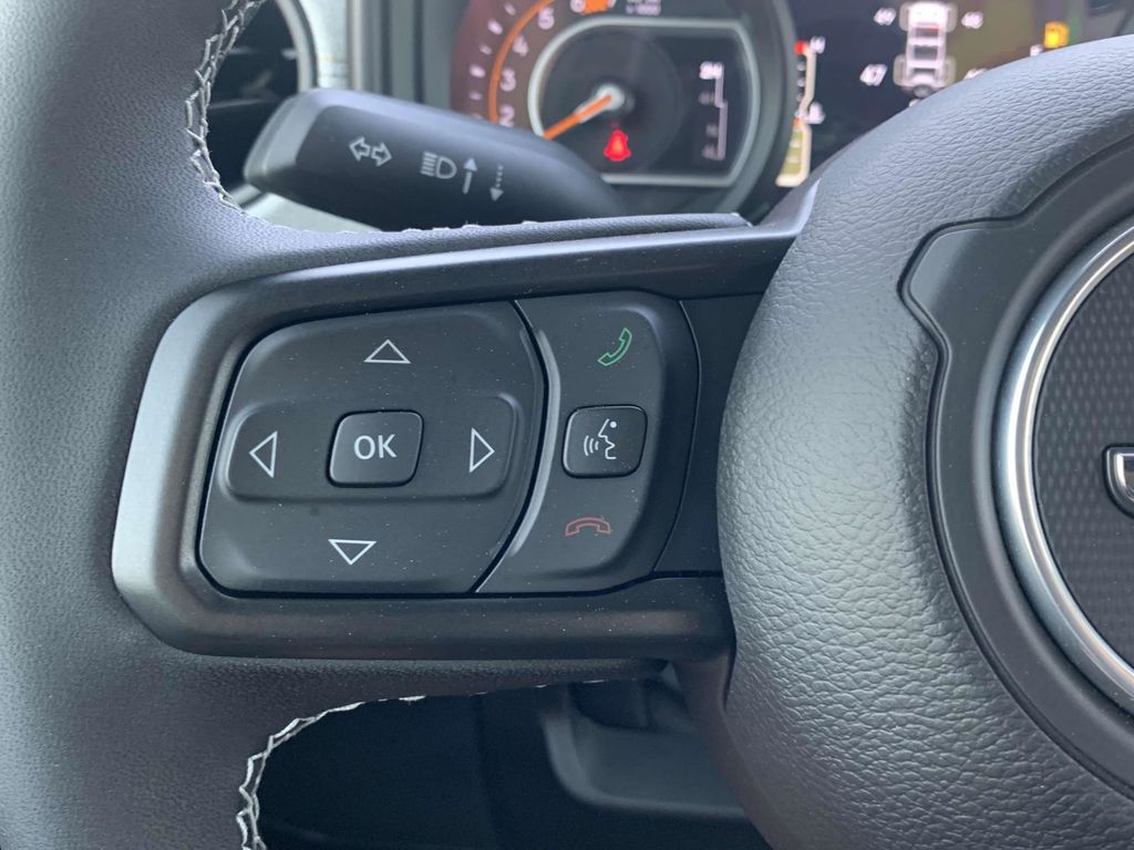 2025 Jeep Wrangler 4-Door Willys - Photo 30