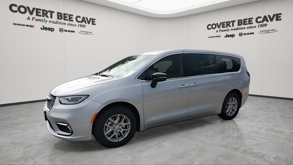 New 2026 Silver Chrysler Select image 4