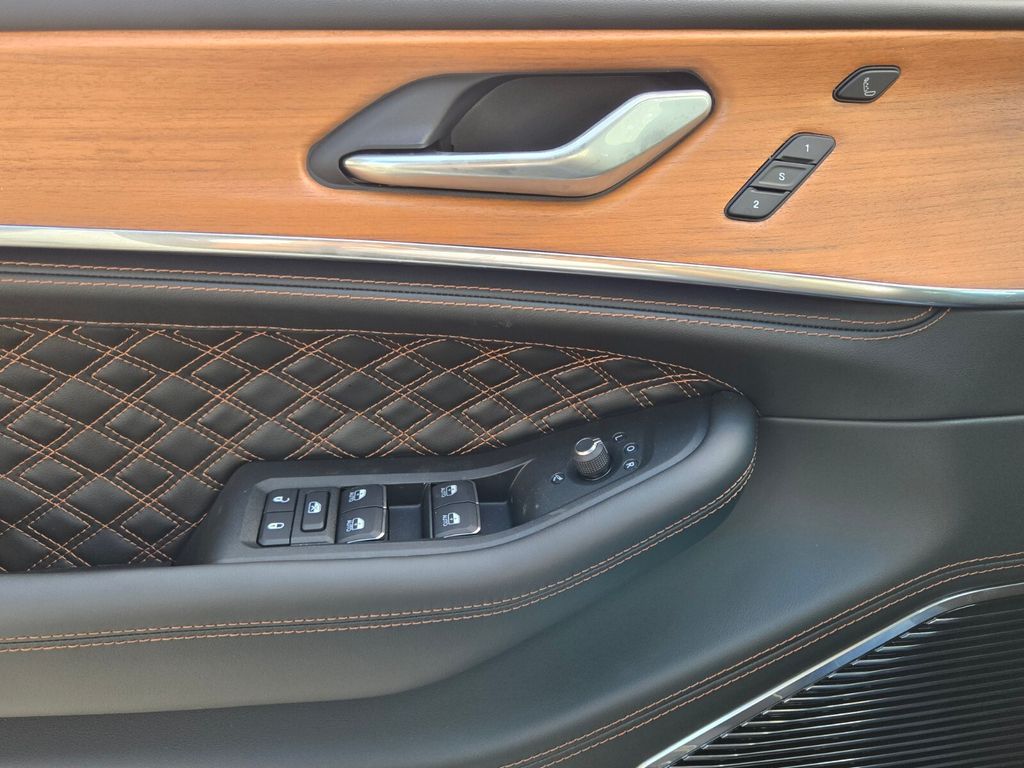 new 2025 Jeep Grand Cherokee car, priced at $61,575