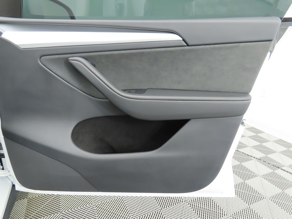 Thumbnail: 2024 Tesla Model Y - 25