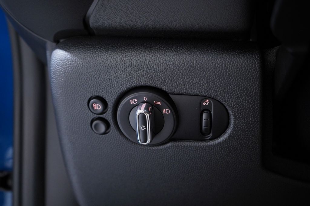 Thumbnail: 2023 MINI Cooper - 16