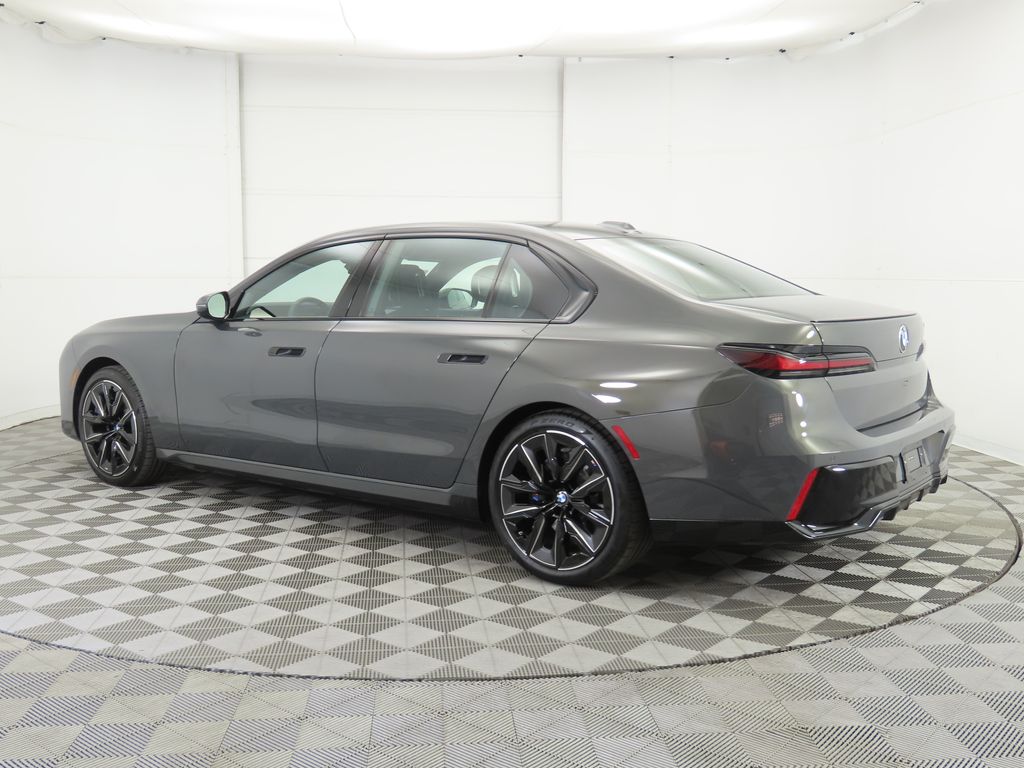 Thumbnail: 2026 BMW 7 Series - 7