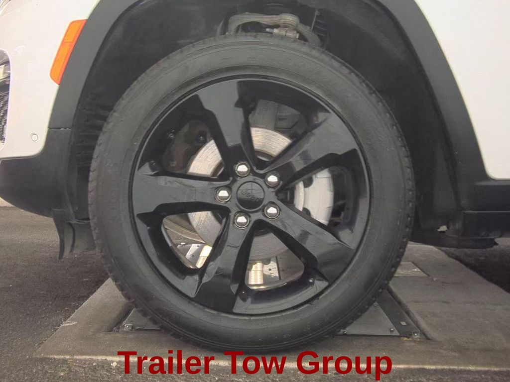 2025 Bright White Clearcoat Jeep Grand Cherokee Limited 4X4 SUV