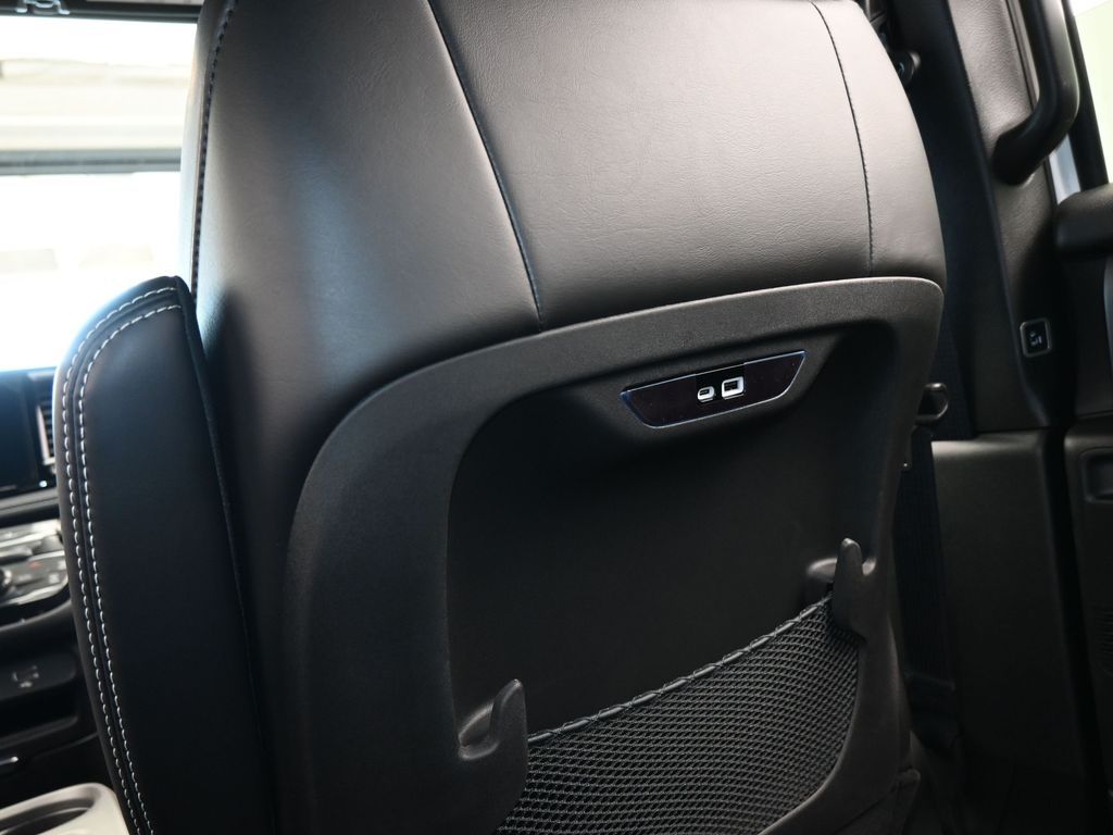 New 2026 Bright White Clearcoat Chrysler Select image 33