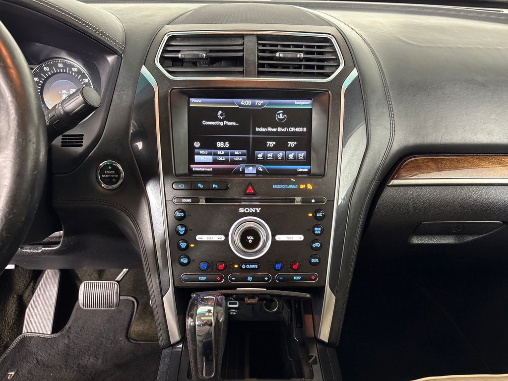 Used 2016 White Ford Platinum image 29