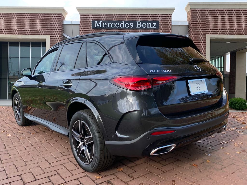 2025 Mercedes-Benz GLC 300 6