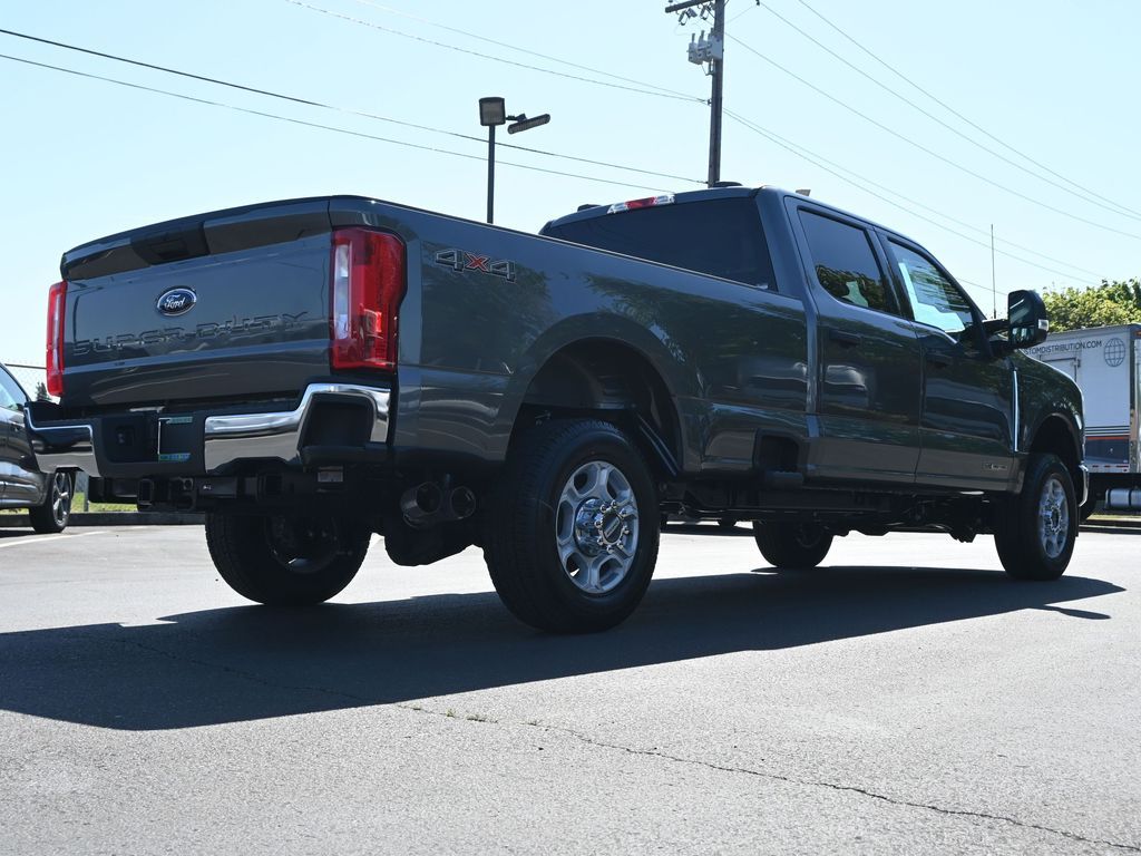 2025 Ford F-350 Super Duty XLT
