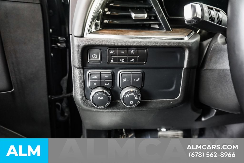 Used 2025 Black Chevrolet LT image 34