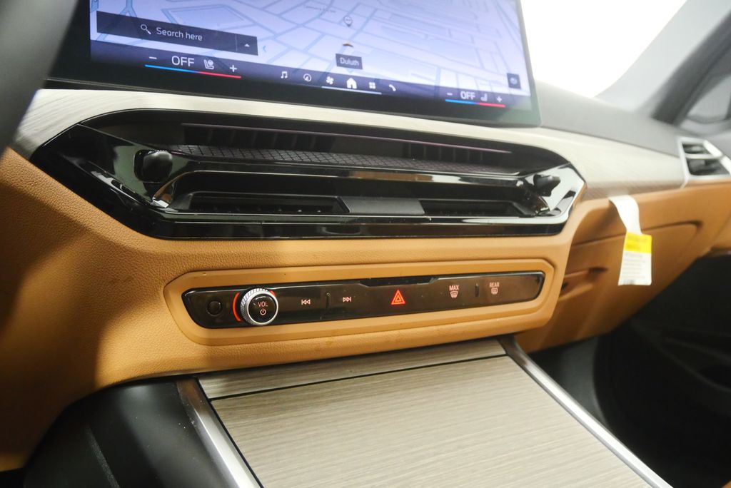 Thumbnail: 2025 BMW 3 Series - 27